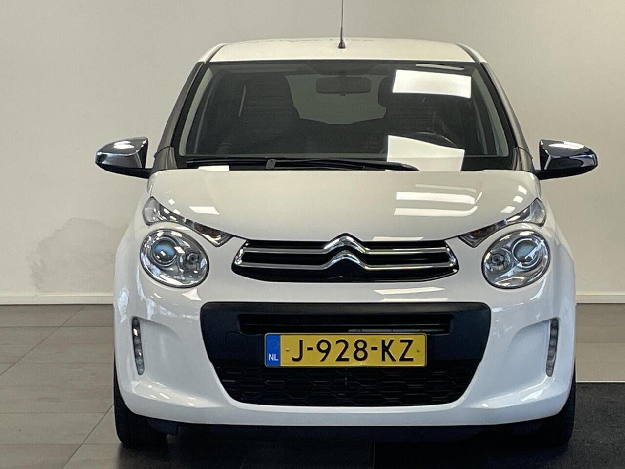 Citroen C1 5-deurs Feel 1.0 e-VTi 72pk | APPLE CARPLAY / ANDROID AUTO | CAMERA | EXTRA GETINT RAMEN | LEDER STUUR | ISOFIX |