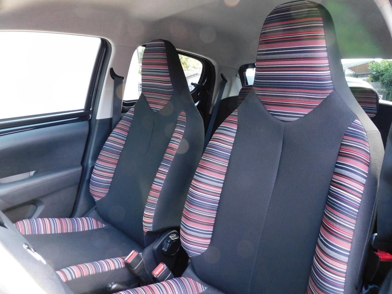 Citroen C1 1.0 VTi Shine TOPSTAAT! DEALERONDERHOUDEN! CARPLAY/ANDROID! ACHTERUITRIJCAMERA! CRUISE! AIRCO! LM VELGEN!