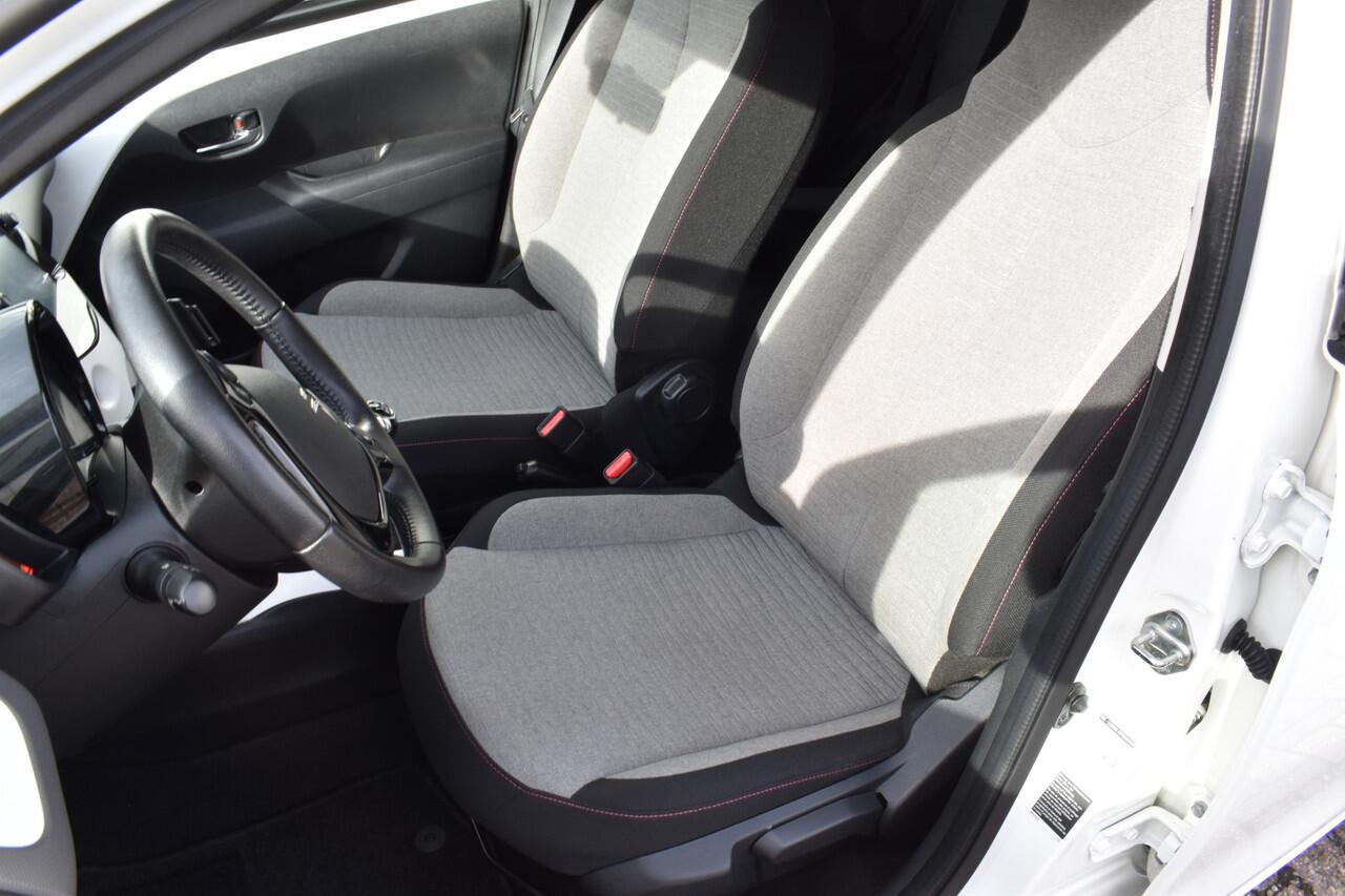 Citroen C1 VTi 72pk Shine 5 drs Navigatie | Airconditioning | Apple Carplay & Android Auto | Verwarmde Buitenspiegels | Camera Achter | LM velgen | Bluetooth