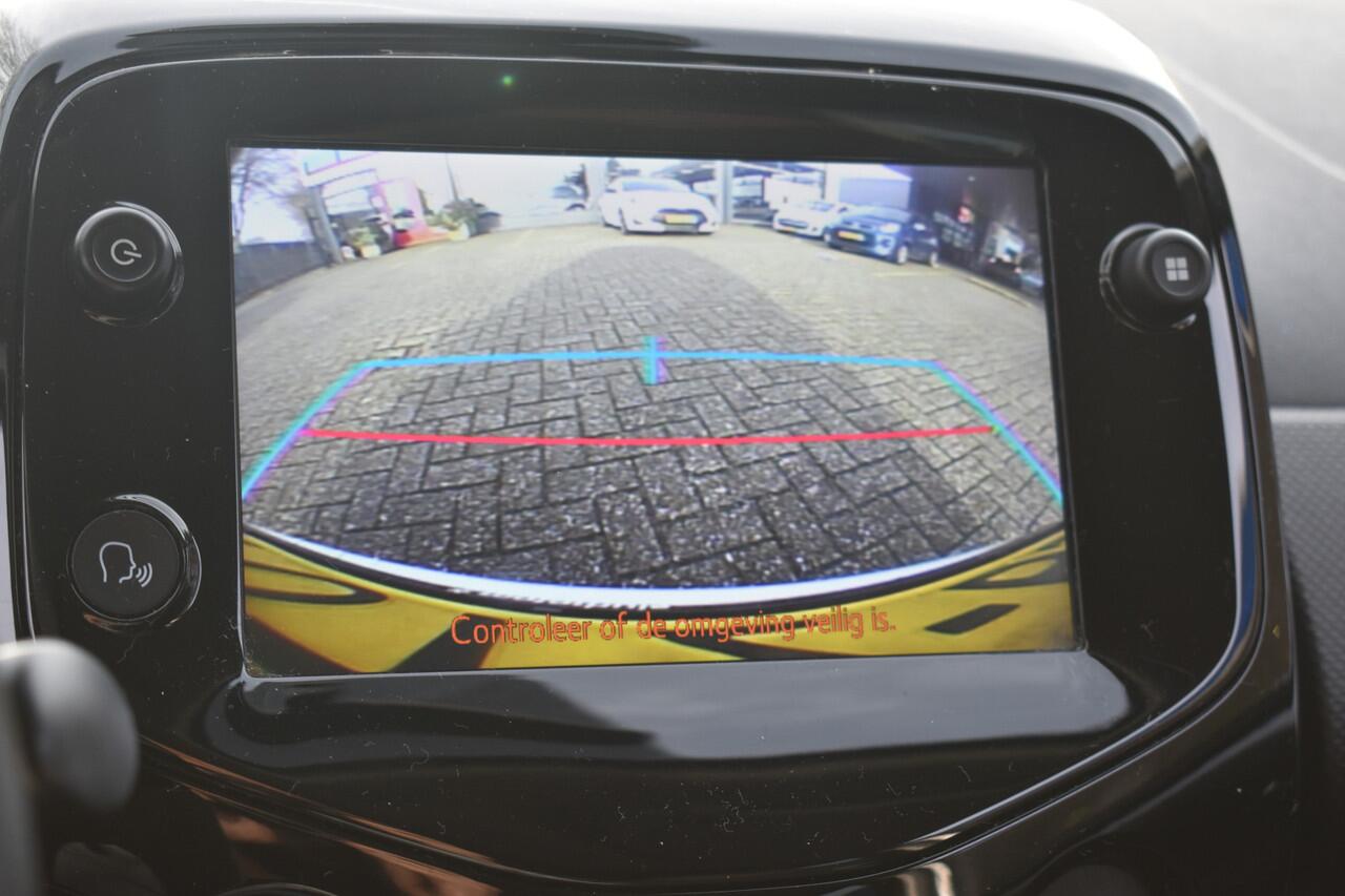 Citroen C1 1.0 VTi Shine | 1e Eigenaar | Navigatie | Automatische airco | Camera | 12 mnd BOVAG garantie Whatsapp 06-53188999