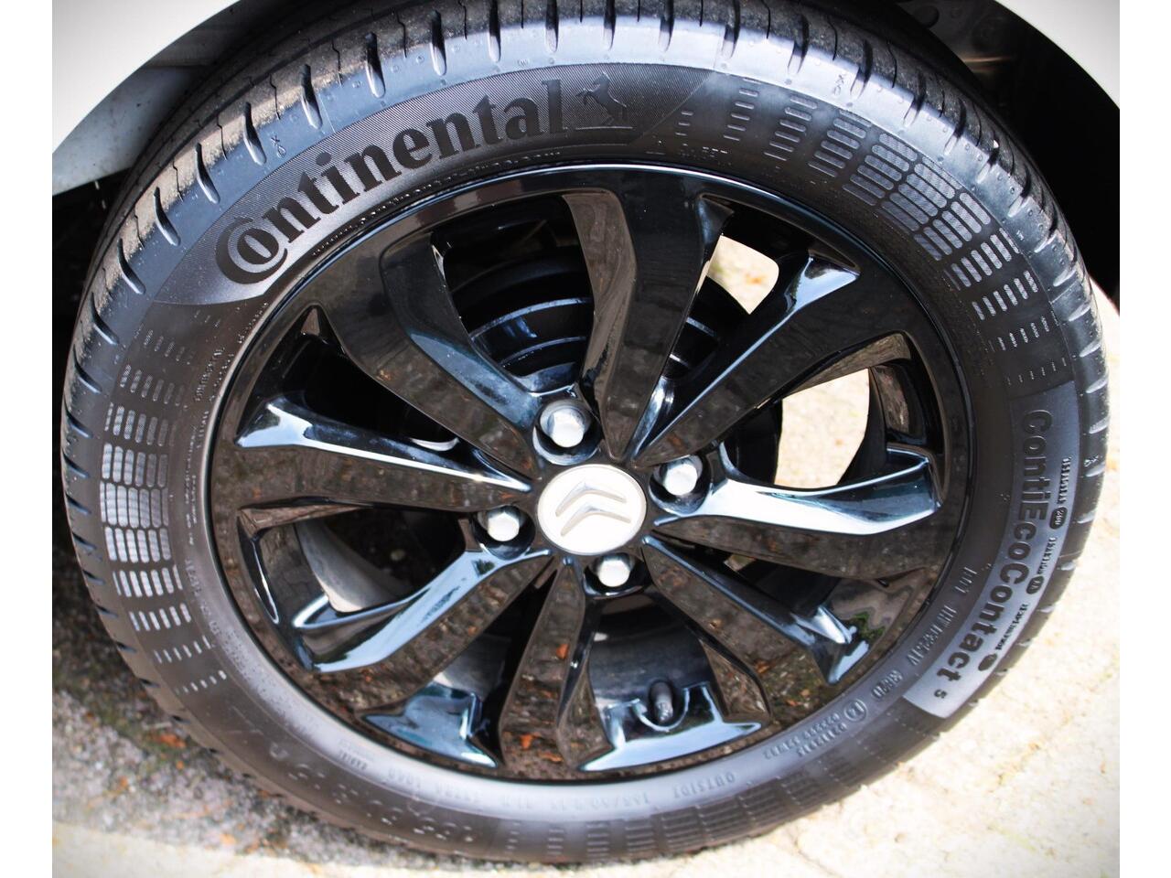 Citroen C1 Airscape Shine Airco, CC, Carplay, NAVI, Elektr. schuif/kantel dak, Parkeersens. A, Leder, 15" LMV