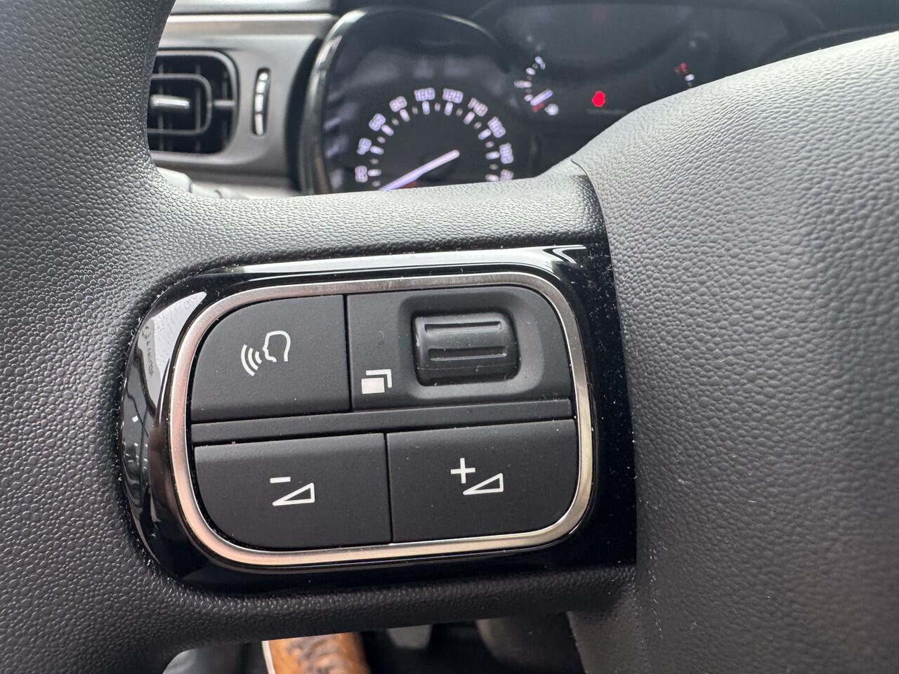 Citroen C3 1.2 83pk Plus Navigatie|Parkeersensoren|Carplay