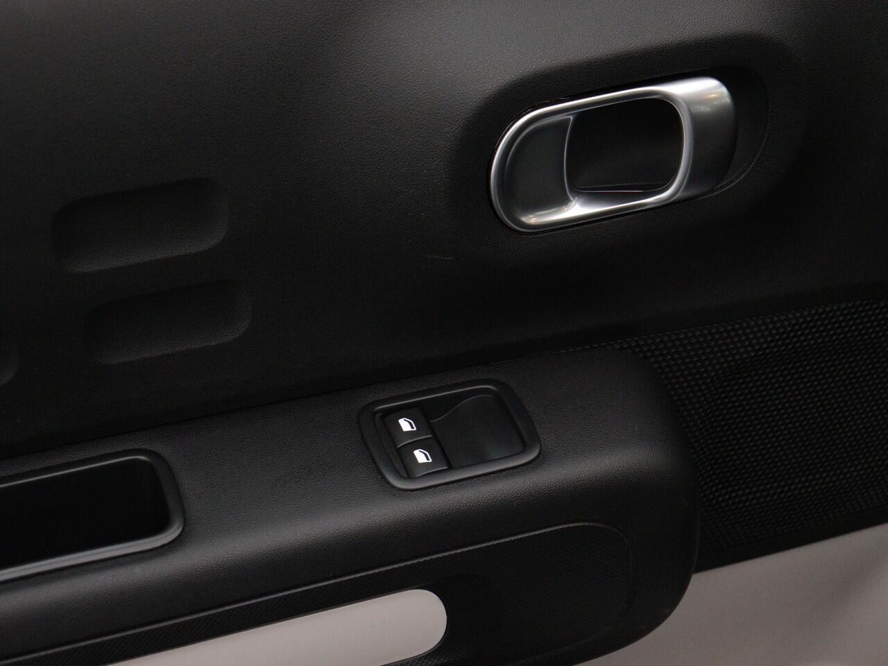 Citroen C3 82 PK Feel | Rijklaar | Parkeersensoren achter | Apple carplay / android auto |