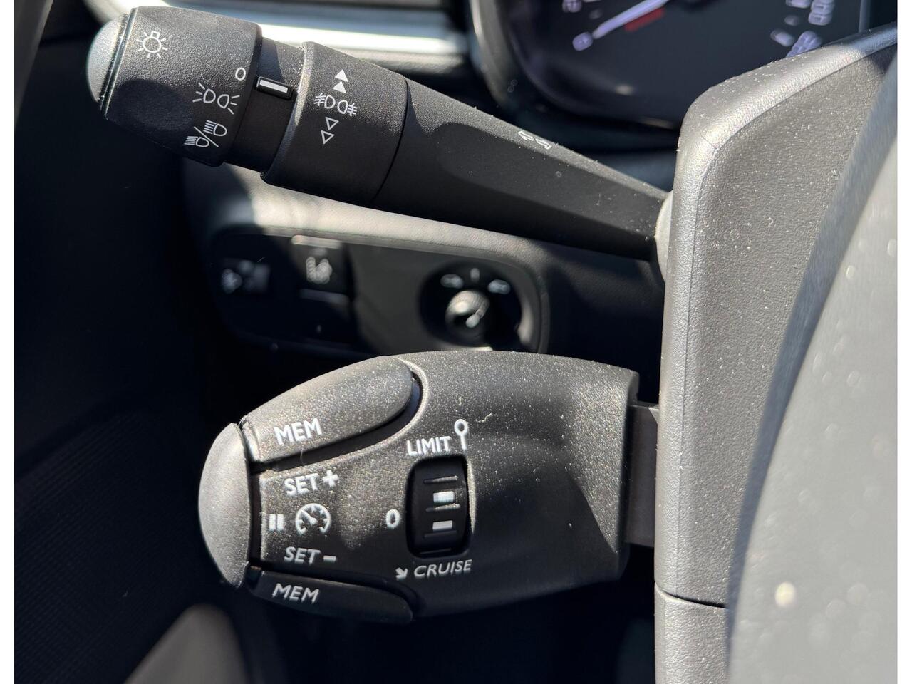 Citroen C3 1.2 Benzine 5-deurs 82 pk. * Airco * Cruise Control * 5-Deurs * Hele mooie ! Vingerhoets; Vierde Generatie Eersteklas Service !