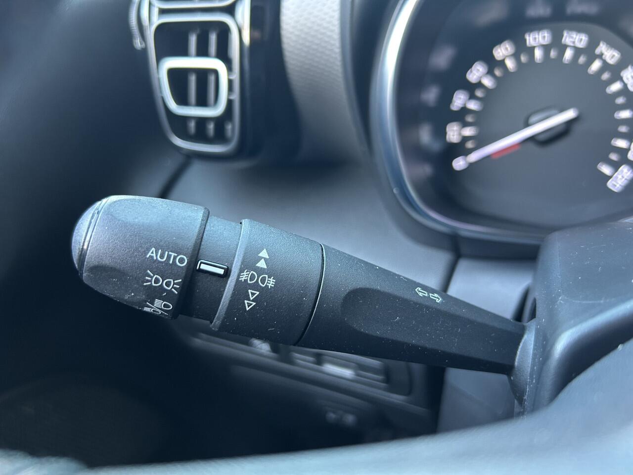 Citroen C3 Aircross 1.2 PureTech S&S Shine // TREKHAAK // NAVI // CLIMA // PDC // CRUISE // APPLE CARPLAY / ANDROID AUTO //