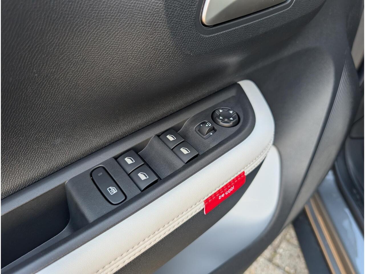 Citroen C3 Max 1.2 Turbo 100pk | CLIMA | NAVI | APPLE CARPLAY / ANDROID AUTO | CAMERA | TWO-TONE DAK |