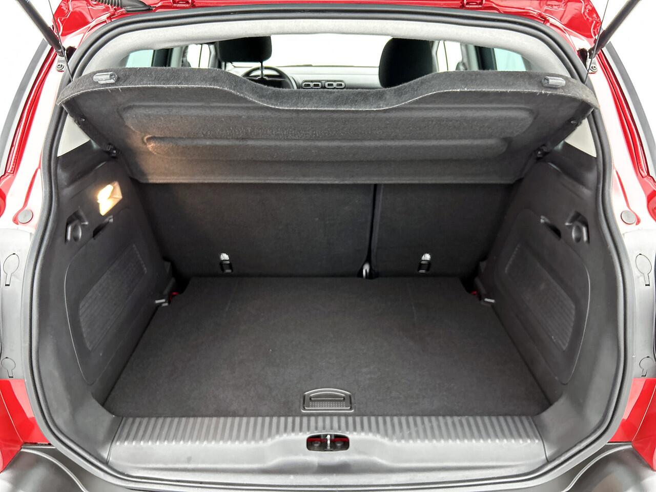 Citroen C3 Aircross PureTech 130 EAT6 Automaat Shine | Rijklaar | Navigatie | 4 Seizoenen banden |