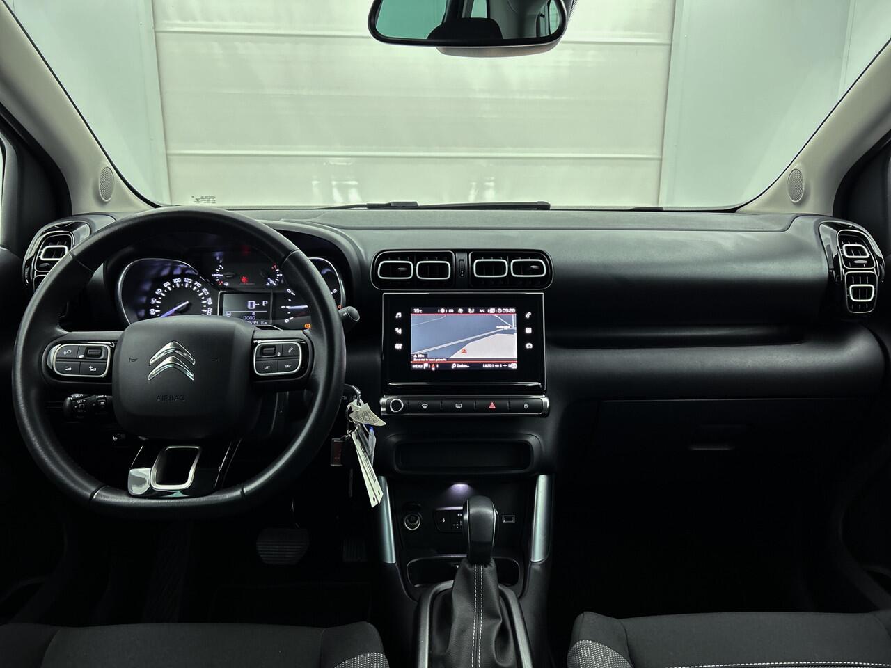 Citroen C3 Aircross 130pk Automaat Shine | Rijklaar | Parkeersensoren achter | 17" LMV | Apple Carplay