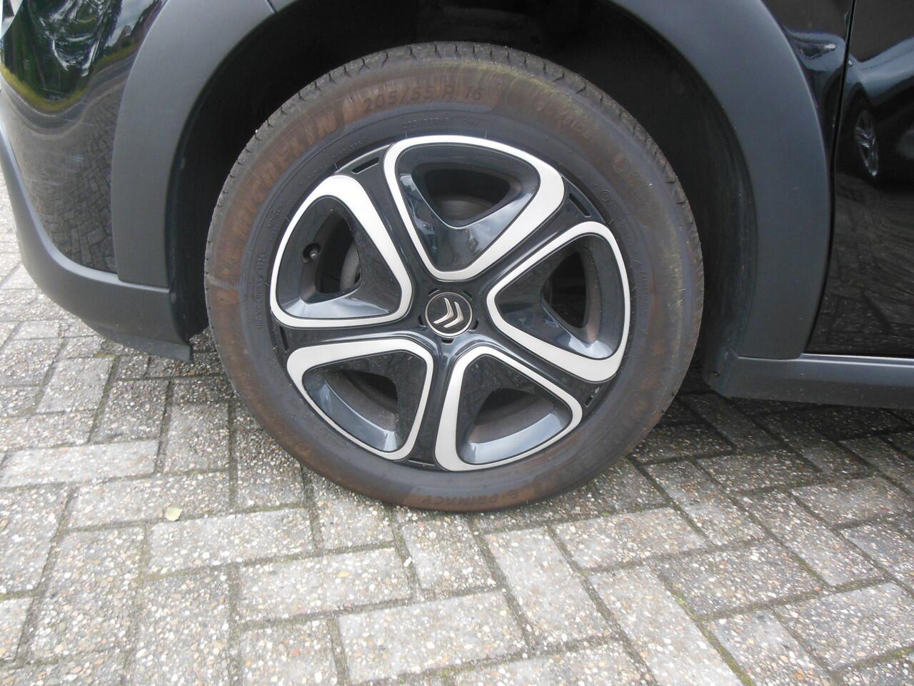 Citroen C3 1.2 PureTech Feel Staat in De Krim