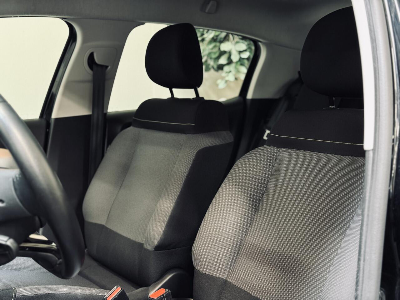 Citroen C3 1.2 PureTech 110PK Shine | LED | CarPlay | Navi