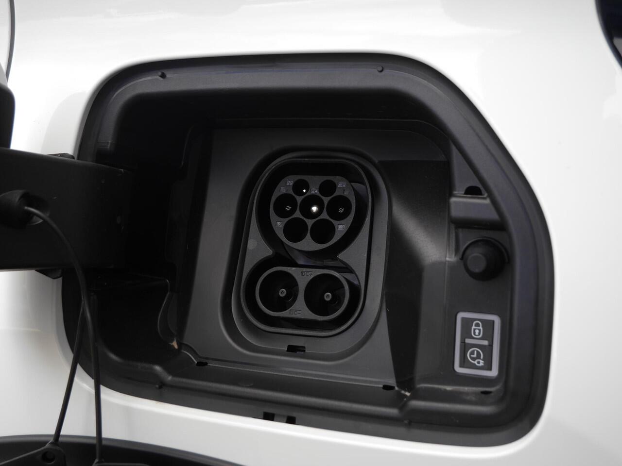 Citroen C3 Ë-C3 Plus 113pk 44 kWh |Demo| Comfort Vering | Parkeersensoren achter | Cruise control | Airco | Led verlichting | Wltp 320km