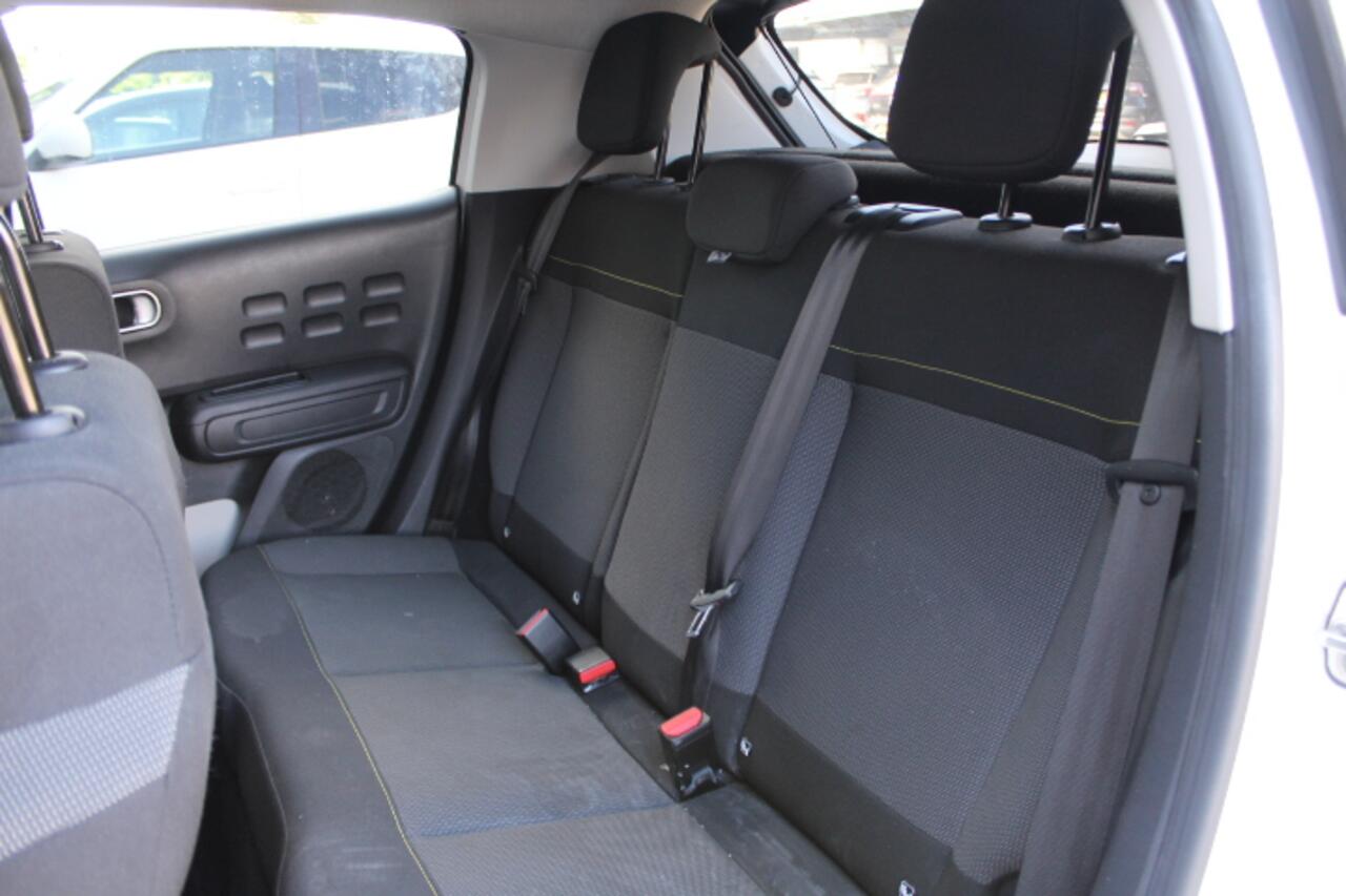 Citroen C3 1.2 PureTech Feel Nieuwe Distributie! BJ 31-12-20! Climatecontrol, Navi, DAB, Carplay, Lichtsensor,Regensensor