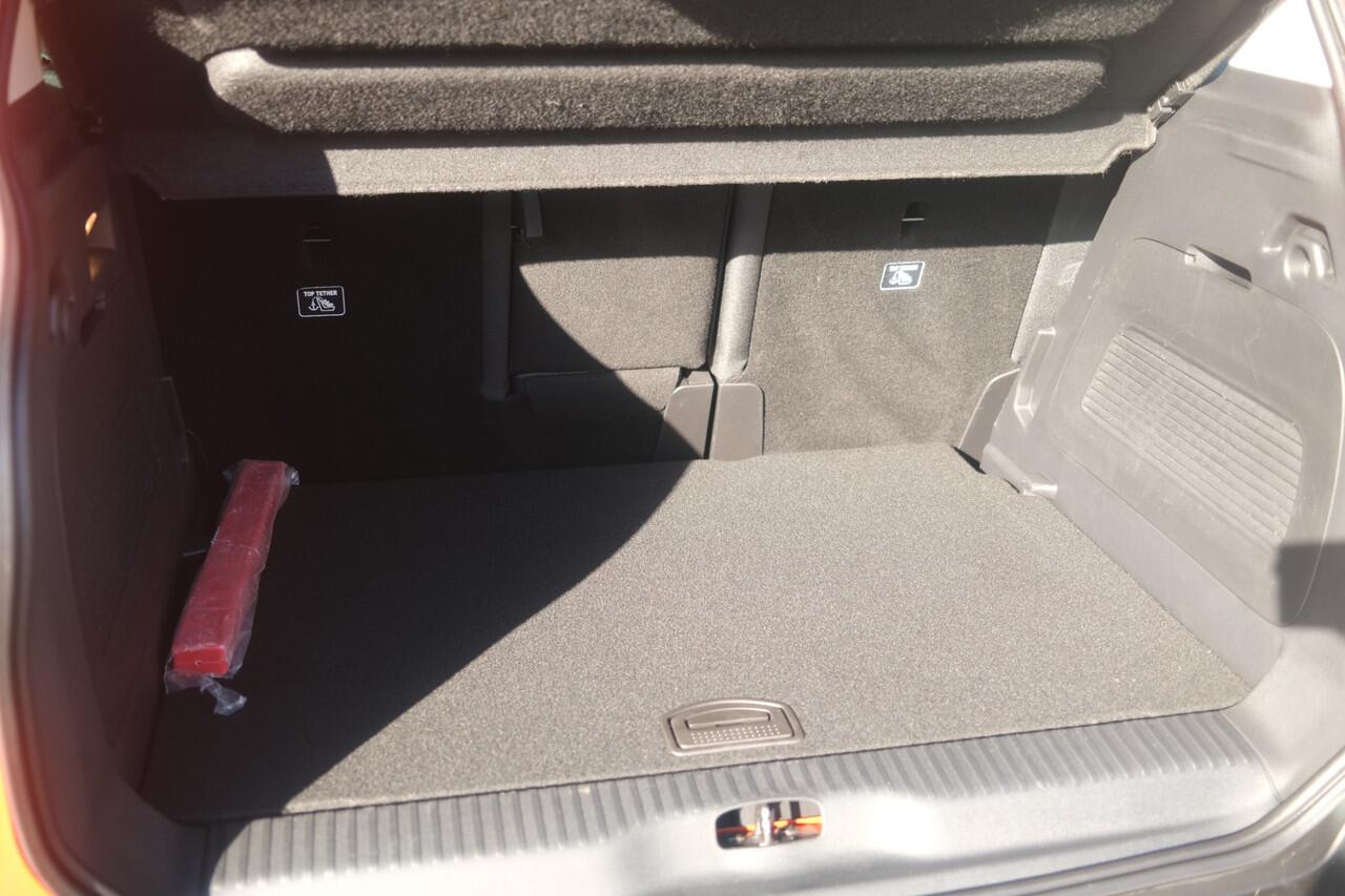 Citroen C3 Aircross PT 130 Automaat-6 Shine Navi | HUD | Camera | Parkeersensoren v+a