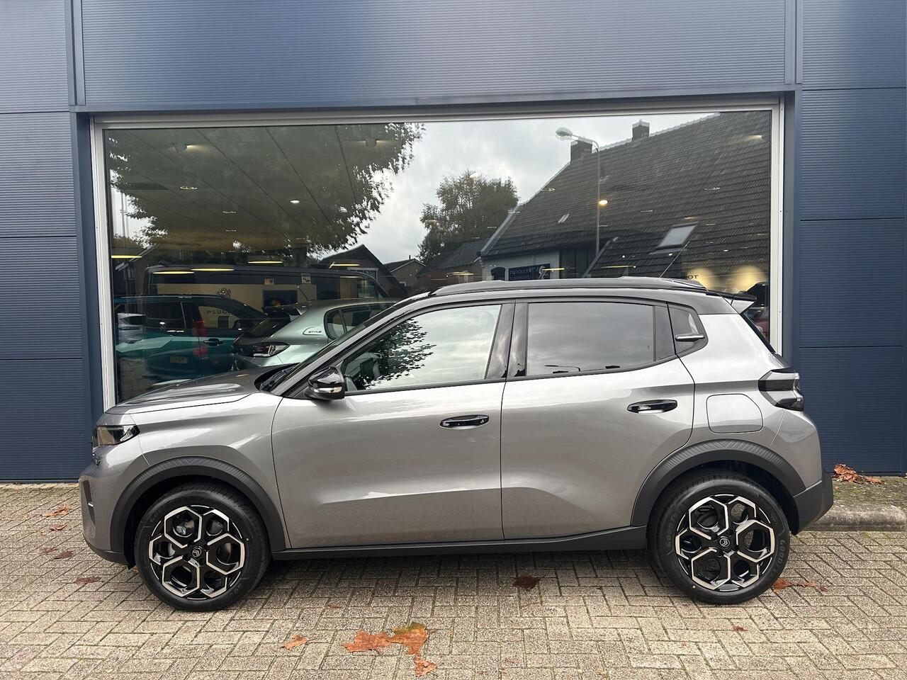 Citroen C3 1.2 Turbo 100pk Max | ¤ 3.000 VOORRAAD VOORDEEL | Nieuwe Auto | Navigatie | Parkeer Camera + Sensoren achterzijde | Lichtmetalen Velgen | Hoge zitpositie | LED Verlichting | Climate control | Cruise control | DAB+ Radio |