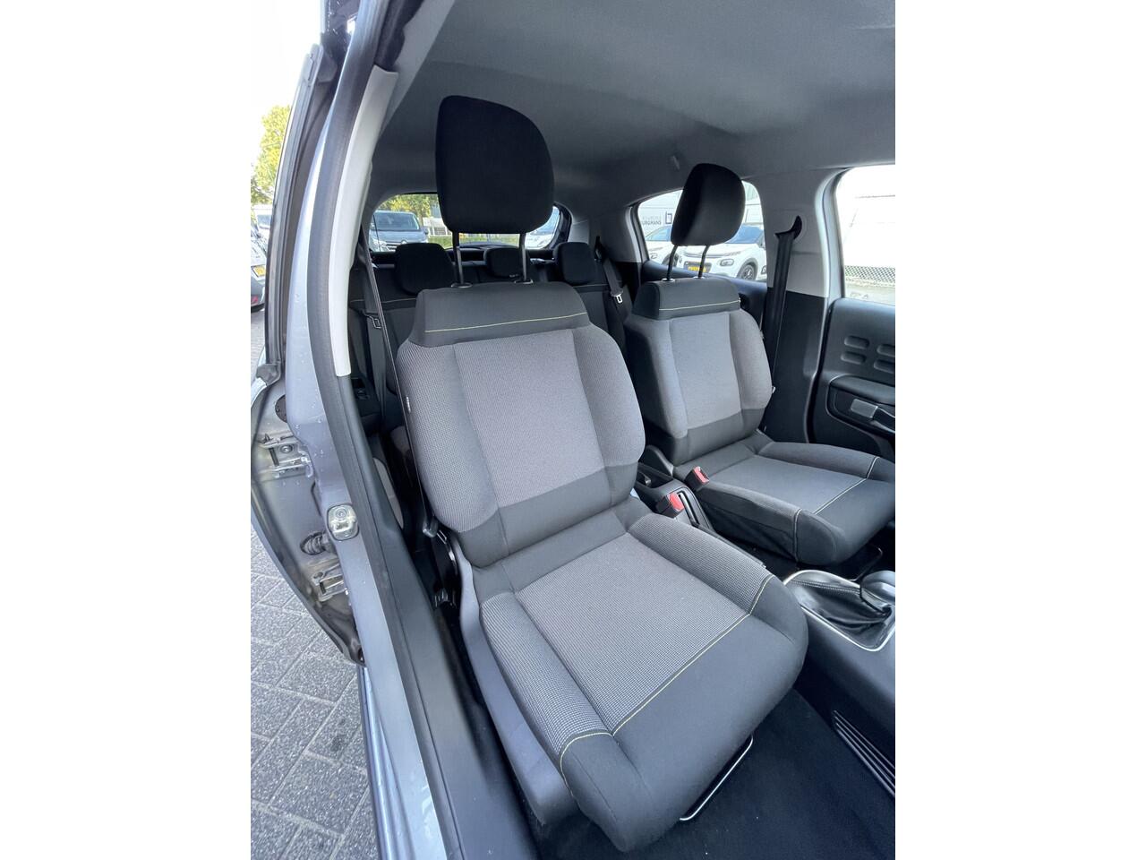 Citroen C3 110pk Max (Camera - Keyless Entry - LED - Automatische Airco - Apple Carplay - Navigatie - Parkeersensoren)