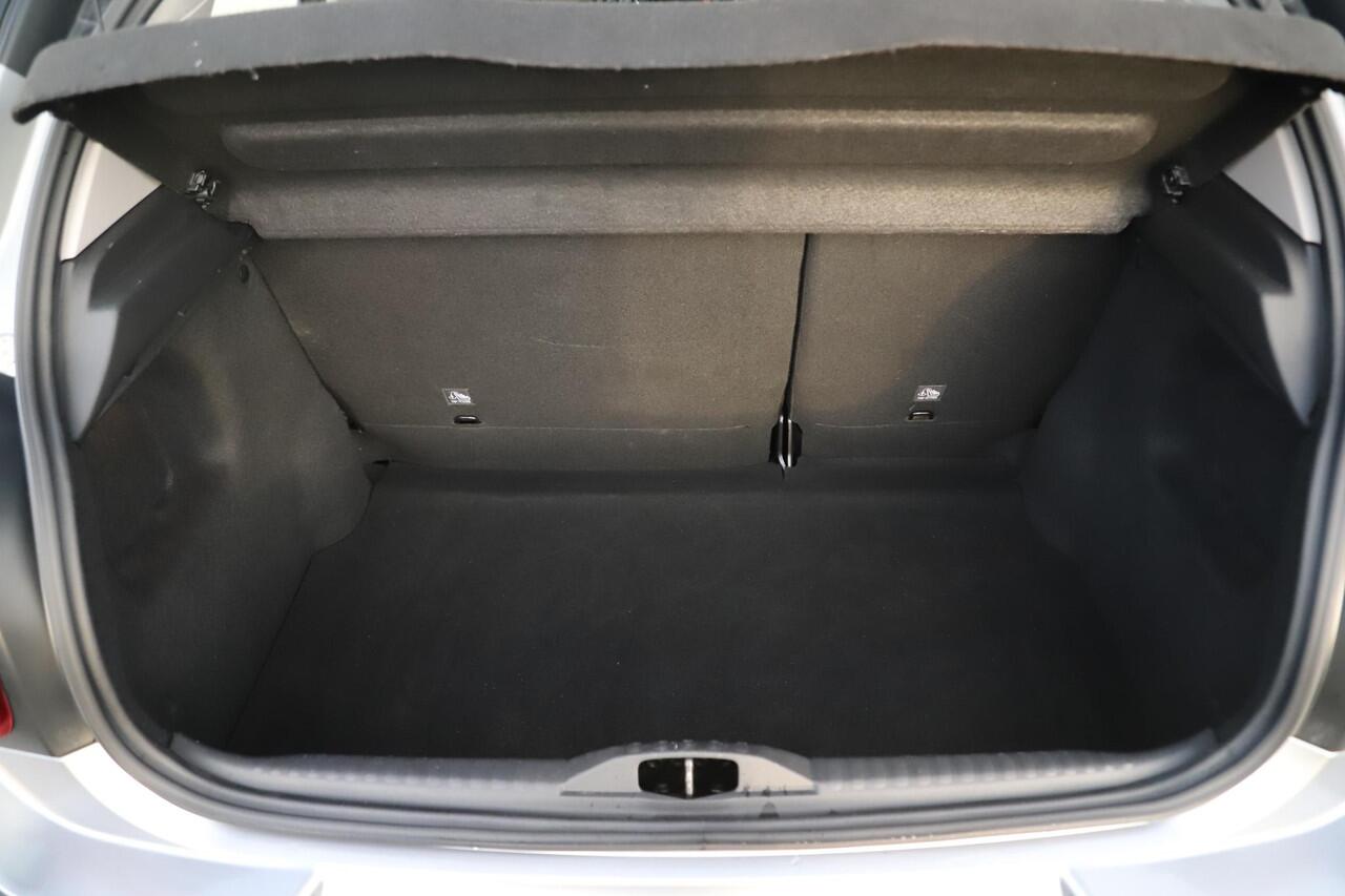 Citroen C3 1.2 PureTech Feel Navigatie Carplay Android Climate Cruise Control Rijstrooksensor Parkeersensor All-season banden!