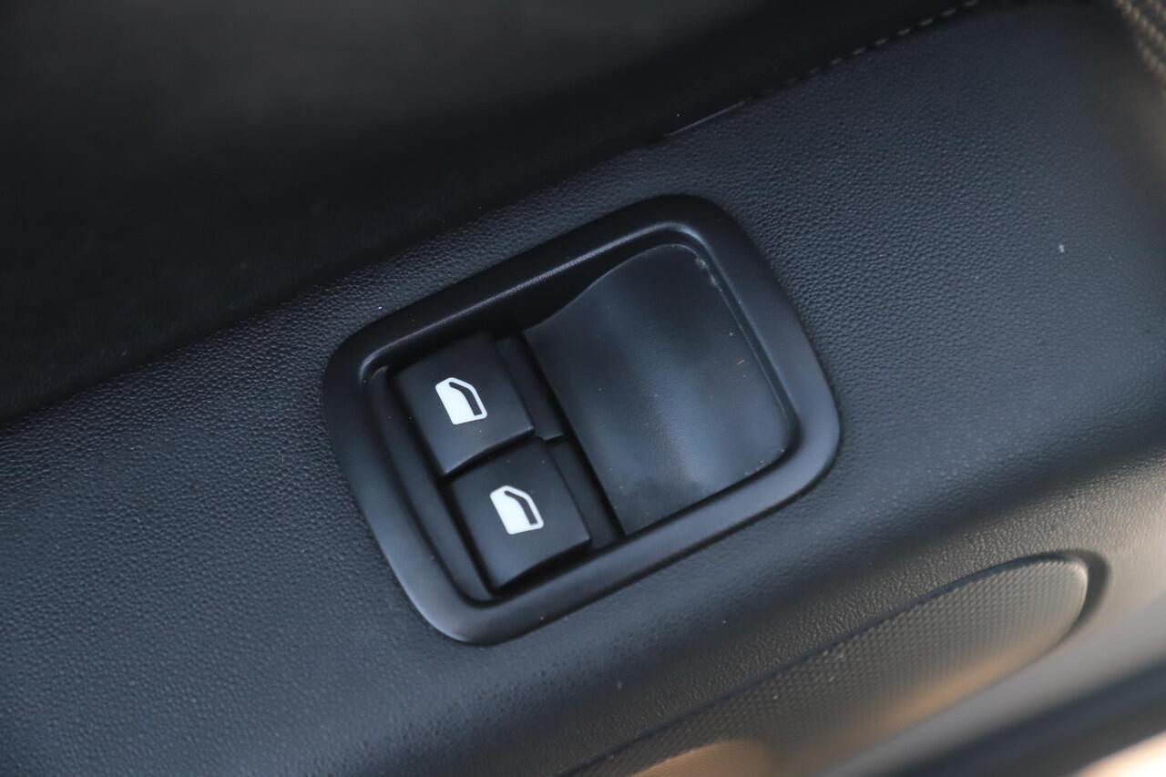 Citroen C3 1.2 PureTech S&S Feel Edition NIEUWE DB RIEM Navigatie Carplay Android Clima Cruise Rijstrooksensor Parkeersensor