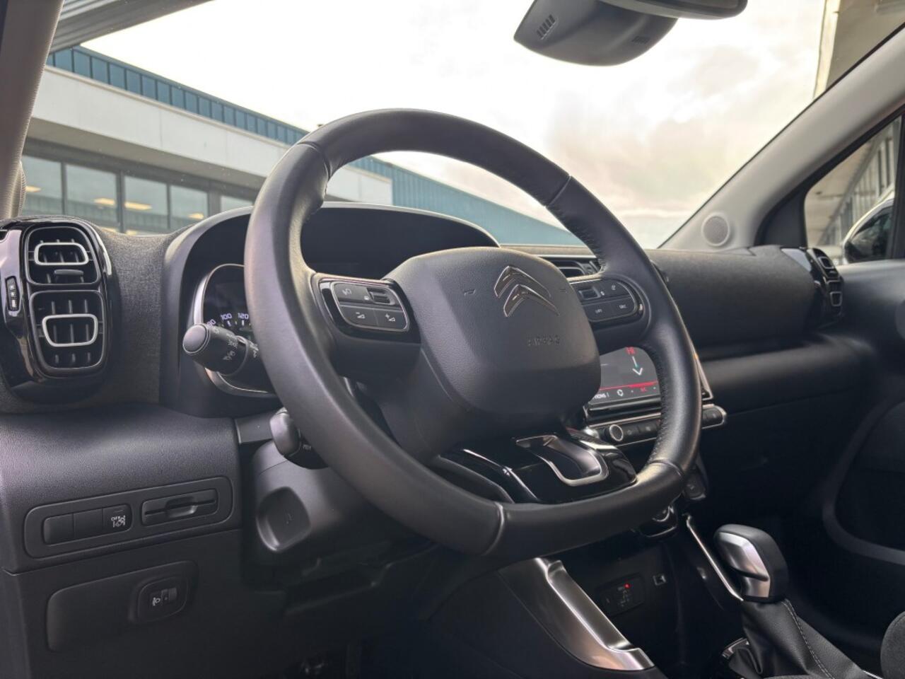 Citroen C3 1.2 PT SenS SHINE AUTOMAAT NAVI PDC CRUISECONTROL.