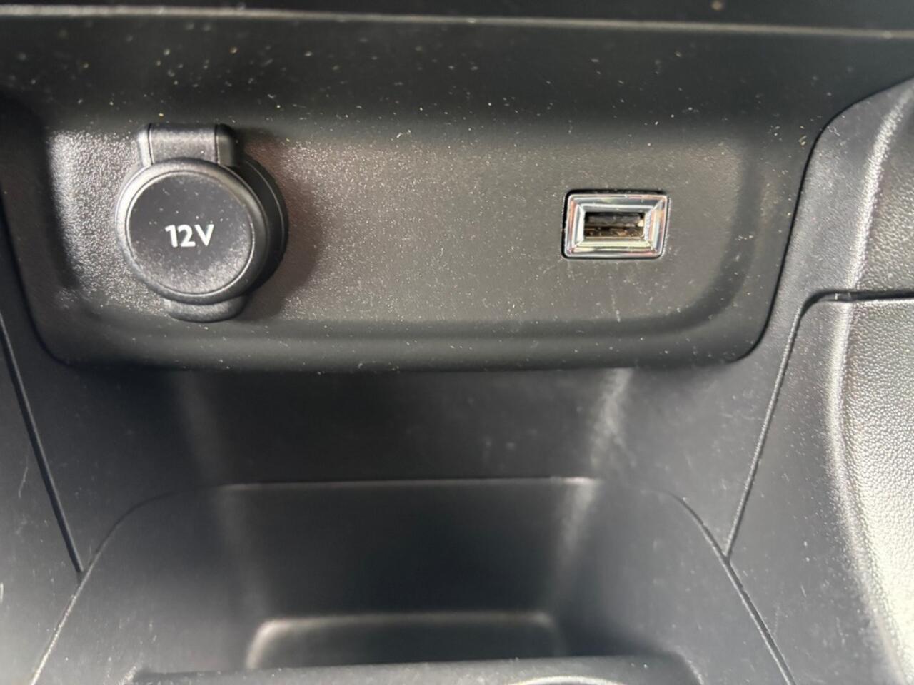 Citroen C3 1.2 PT FEEL CONNECT NAVI AIRCO CRUISE,