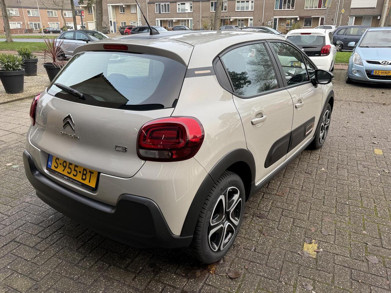 Citroen C3 1.2 PureTech C-Series / Airco clima/ Navigatie/ Cruise/ Apple carplay/ LED