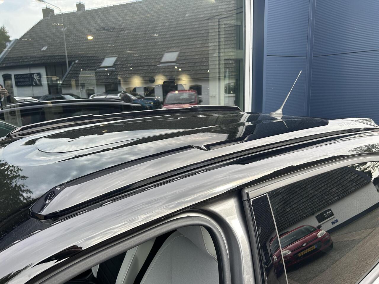 Citroen C3 1.2 Turbo 100pk Max | ¤ 3.000 VOORRAAD VOORDEEL | Nieuwe Auto | Navigatie | Parkeer Camera + Sensoren achterzijde | Lichtmetalen Velgen | Hoge zitpositie | LED Verlichting | Climate control | Cruise control | DAB+ Radio |