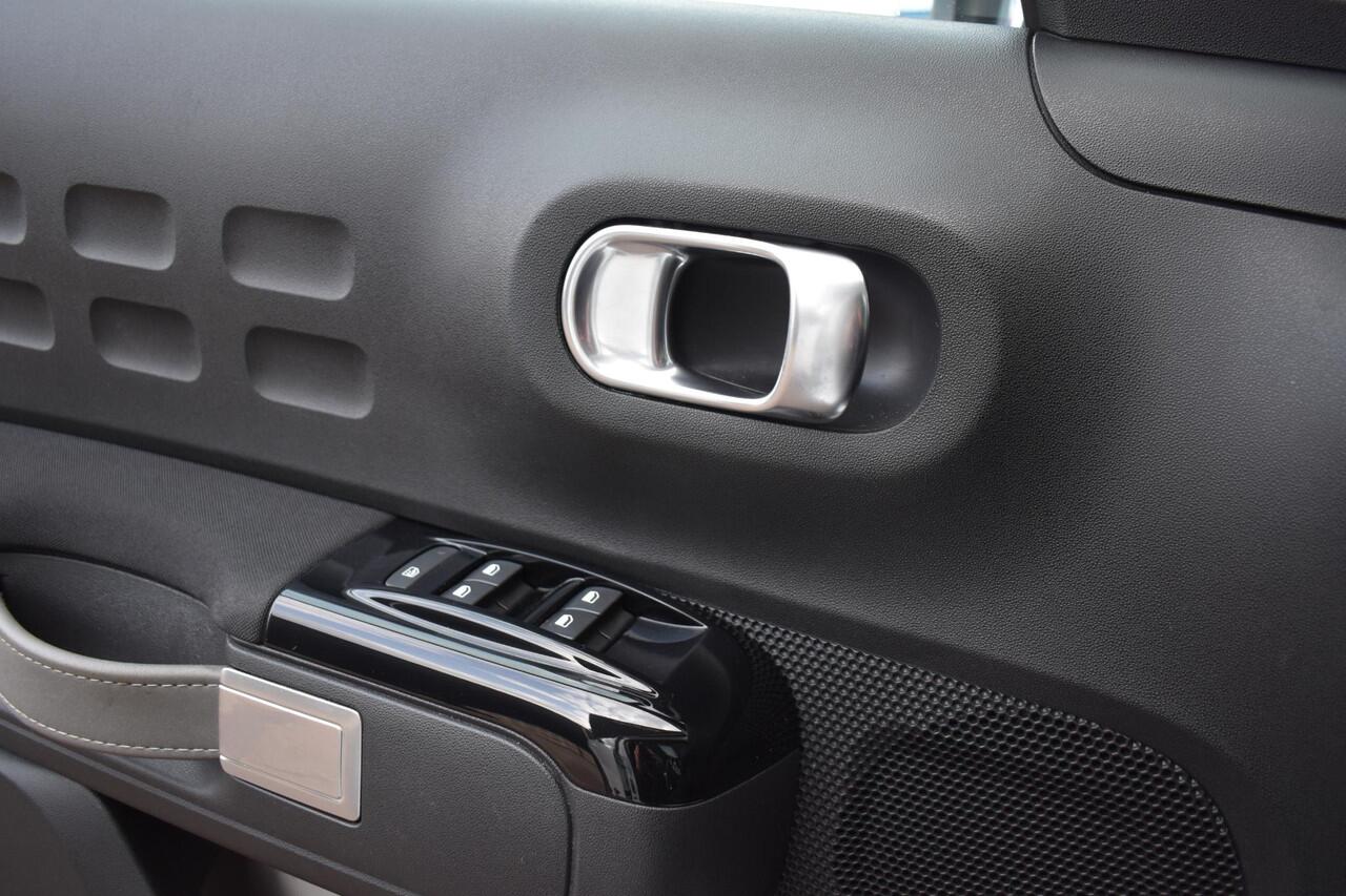 Citroen C3 1.2 PureTech S&S 110 PK Aut. Shine | Panodak | Carplay | Stoelverw. | Incl. garantie