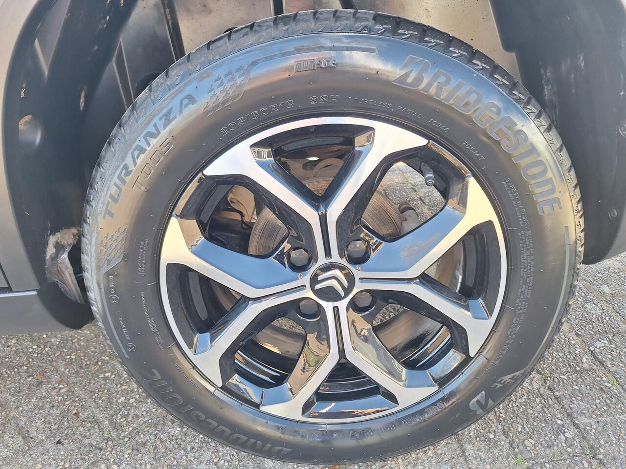 Citroen C3 Aircross 1.2 PureTech Shine 15x op voorraad