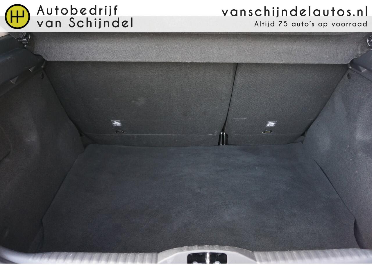 Citroen C3 1.2 PURETECH EAT6 110PK SHINE LUXE KEURIGE NETTE STAAT STOELVERWARMING ANDROID-APPLECARPLAY(NAVI) ECC AIRCO CRUISECONTROL PARKEERSENSOREN BLUETOOTH 4X ALL SEASON BANDEN ENZ...