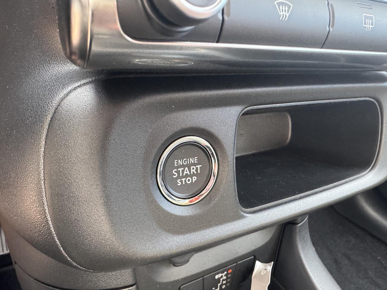 Citroen C3 110pk Max Automaat|Navigatie|1.478KM! Nieuwprijs ¤30.793,-