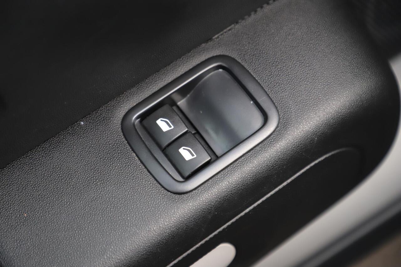 Citroen C3 1.2 PureTech Feel NIEUWE DB RIEM Navigatie Carplay Android Clima Cruise Rijstrooksensor Parkeersensor All Season Banden