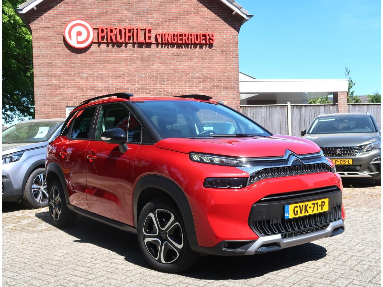 Citroen C3 Aircross 130 Pk Benzine *** AUTOMAAT *** Hoge Zit * Climate & Cruise Control * DAB Radio Ontvangst * Apple Car Play & Android Auto voor Spotify & Navigatie * Achteruitrij Camera * Vingerhoets; Vierde Generatie Eersteklas Service !