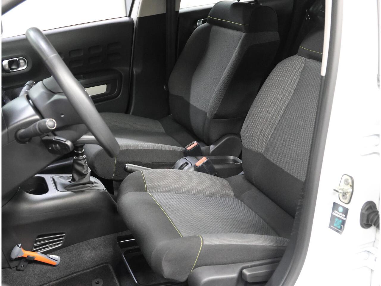 Citroen C3 Feel 110PK | 1ste eigenaar | AppleCarplay/Android Auto | Climate Control | Navigatie | Cruise Control | Parkeersensoren Achter | LED | DAB Radio |