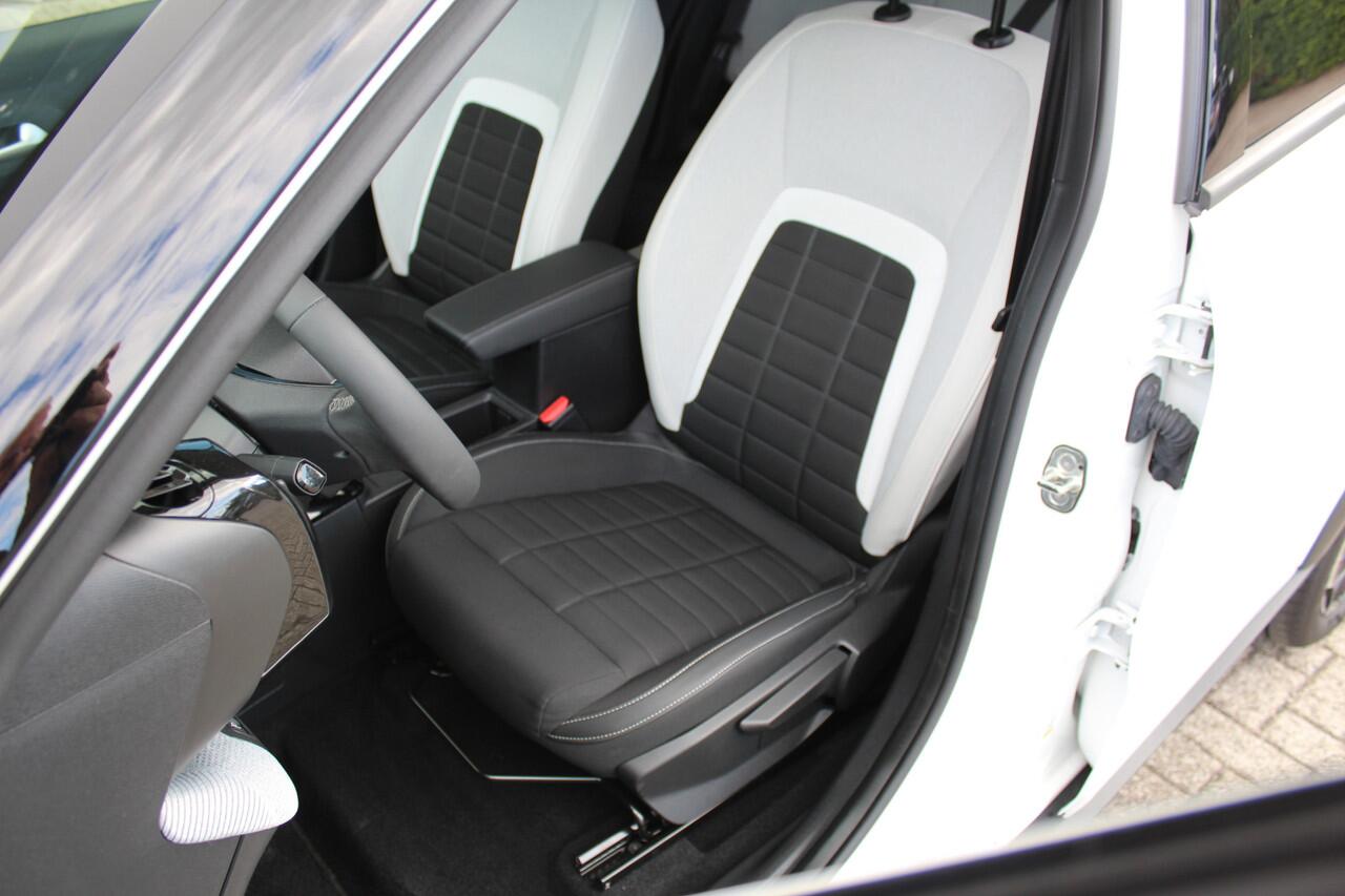 Citroen C3 Ë-C3 Max 113pk 44 kWh Clima-Cruise-Navi-Camera