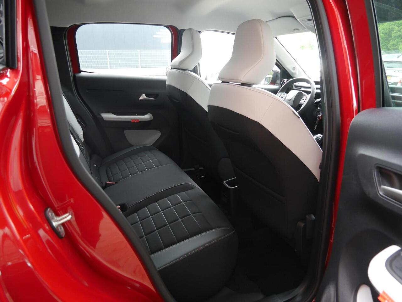 Citroen C3 1.2 Turbo 100pk Max | Nieuwe auto | Navigatie | Achteruitrijcamera | Lichtmetalen velgen | Draadloze telefoonlader | Climate control | Led verlichting | Regensensor