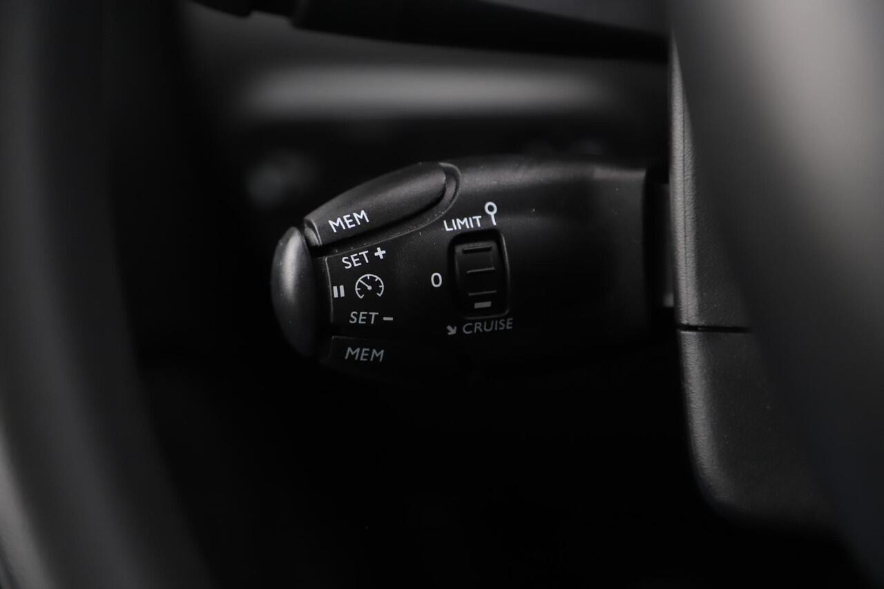 Citroen C3 1.2 PureTech Feel Navigatie Carplay Android Climate Cruise Control Rijstrooksensor Parkeersensor All-season banden!