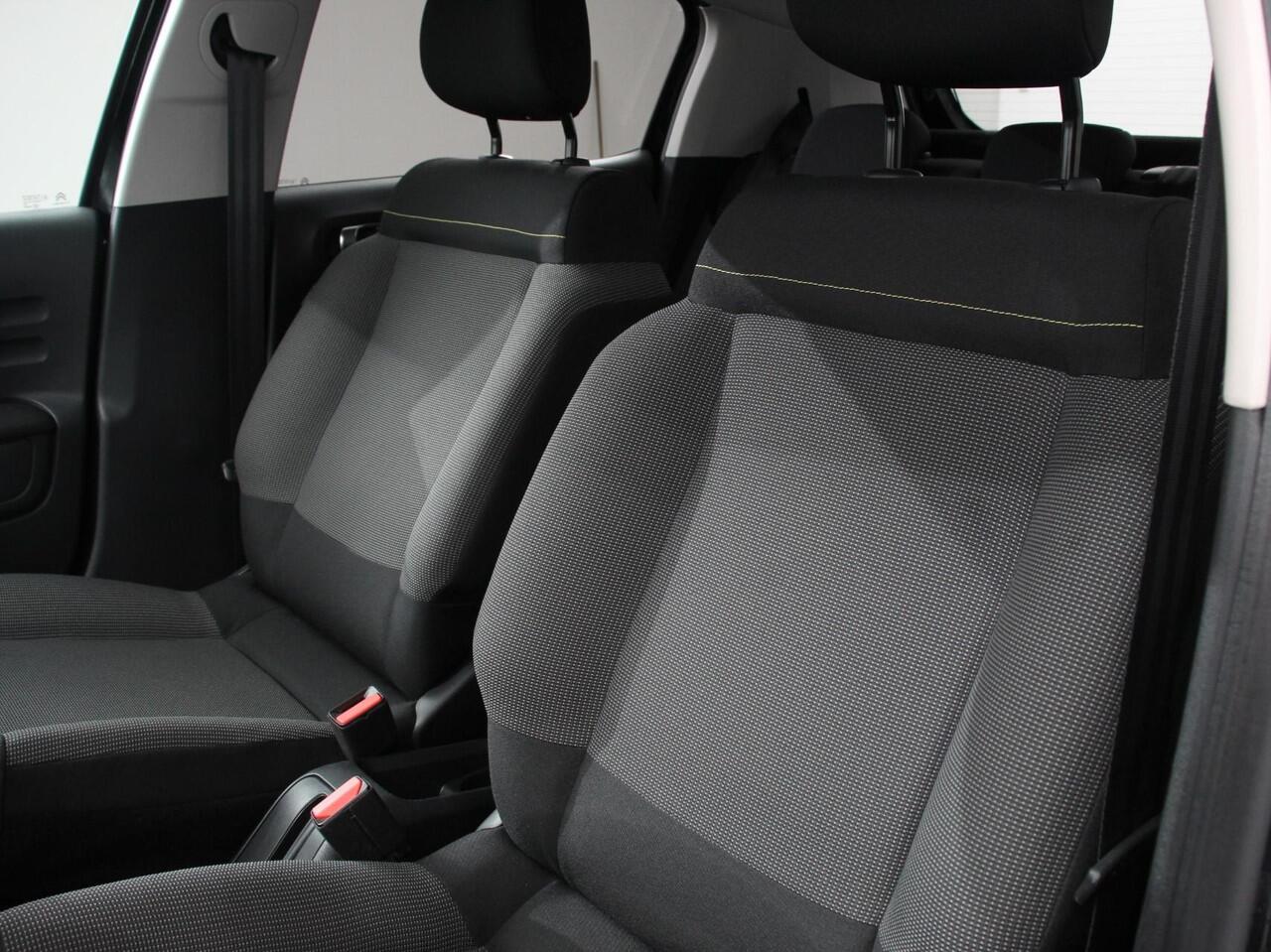 Citroen C3 1.2 PureTech Max Automaat Airco Navigatie d.m.v.Apple carplay / Android Auto Parksensoren Lichtmetalen Velgen