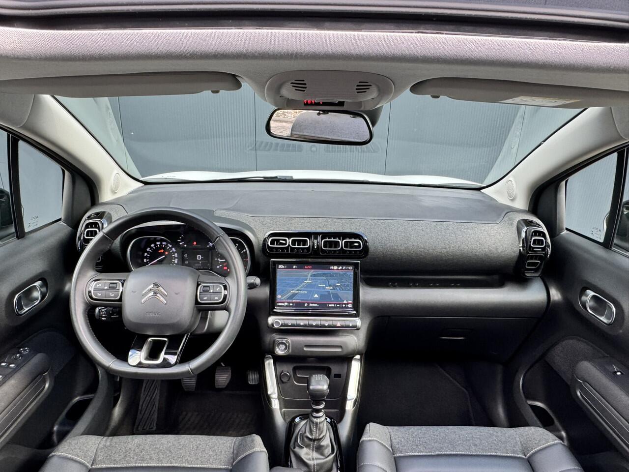 Citroen C3 Aircross 1.2 PureTech 110 Feel | Lederen bekleding | Panoramadak | Stoelverwarming | Navigatie