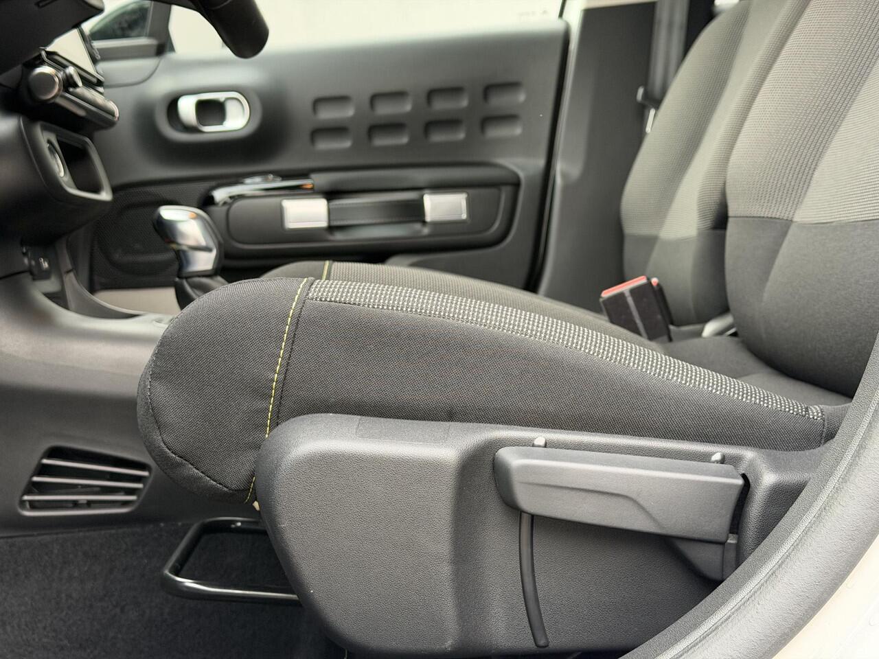 Citroen C3 ELLE 110PK Automaat / All Season Banden / Navigatie via Apple Carplay & Android Auto / Camera / Keyless / Cruise / Clima / DAB / Parkeersensor /