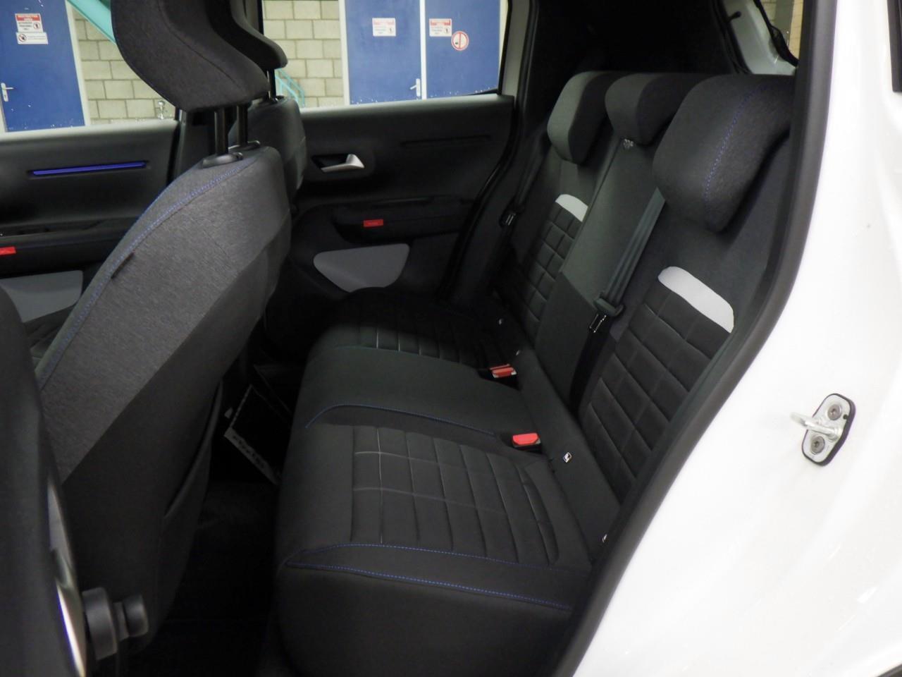 Citroen C3 1.2 Turbo 100pk Plus ALL INRIJKLAARPRIJS/Airco/Apple Carplay/Parkeersensoren/Cruise Controle