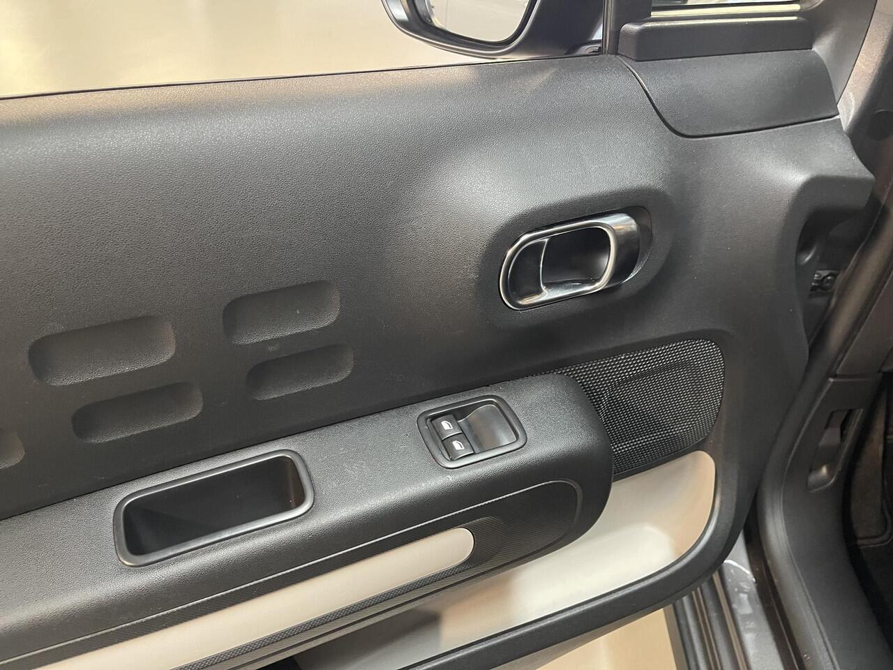 Citroen C3 1.2 PureTech Feel 16"/Navigatie/LED/Android Auto & Apple Carplay/Climate/Cruise/PDC