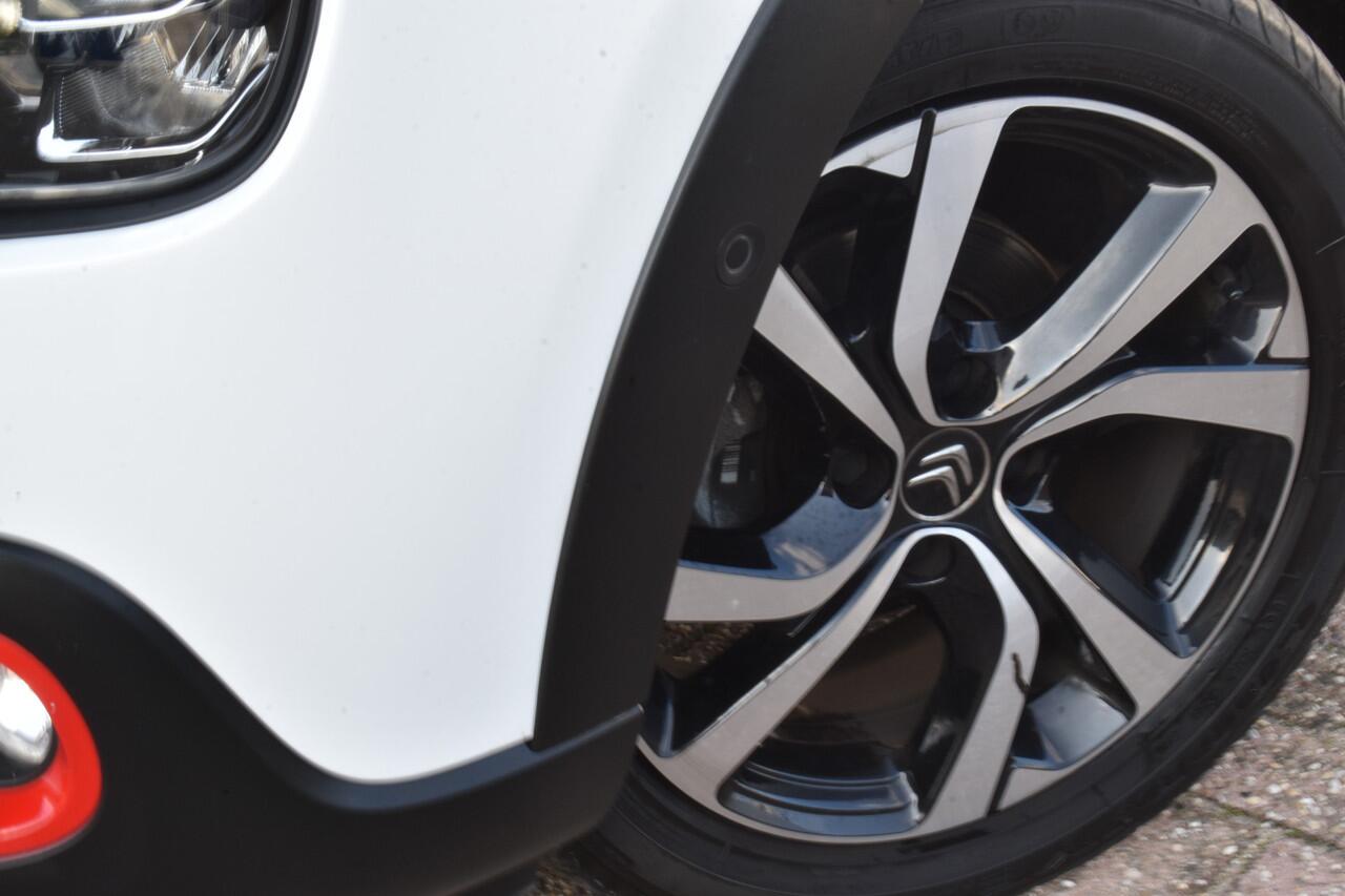 Citroen C3 PureTech 110 Shine Navi | Airco | Camera achter | 17 Inch velgen |