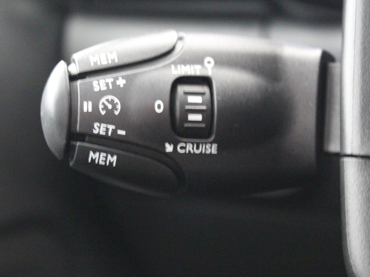 Citroen C3 1.2 PureTech Feel | PDC | Navi | Cruise |*