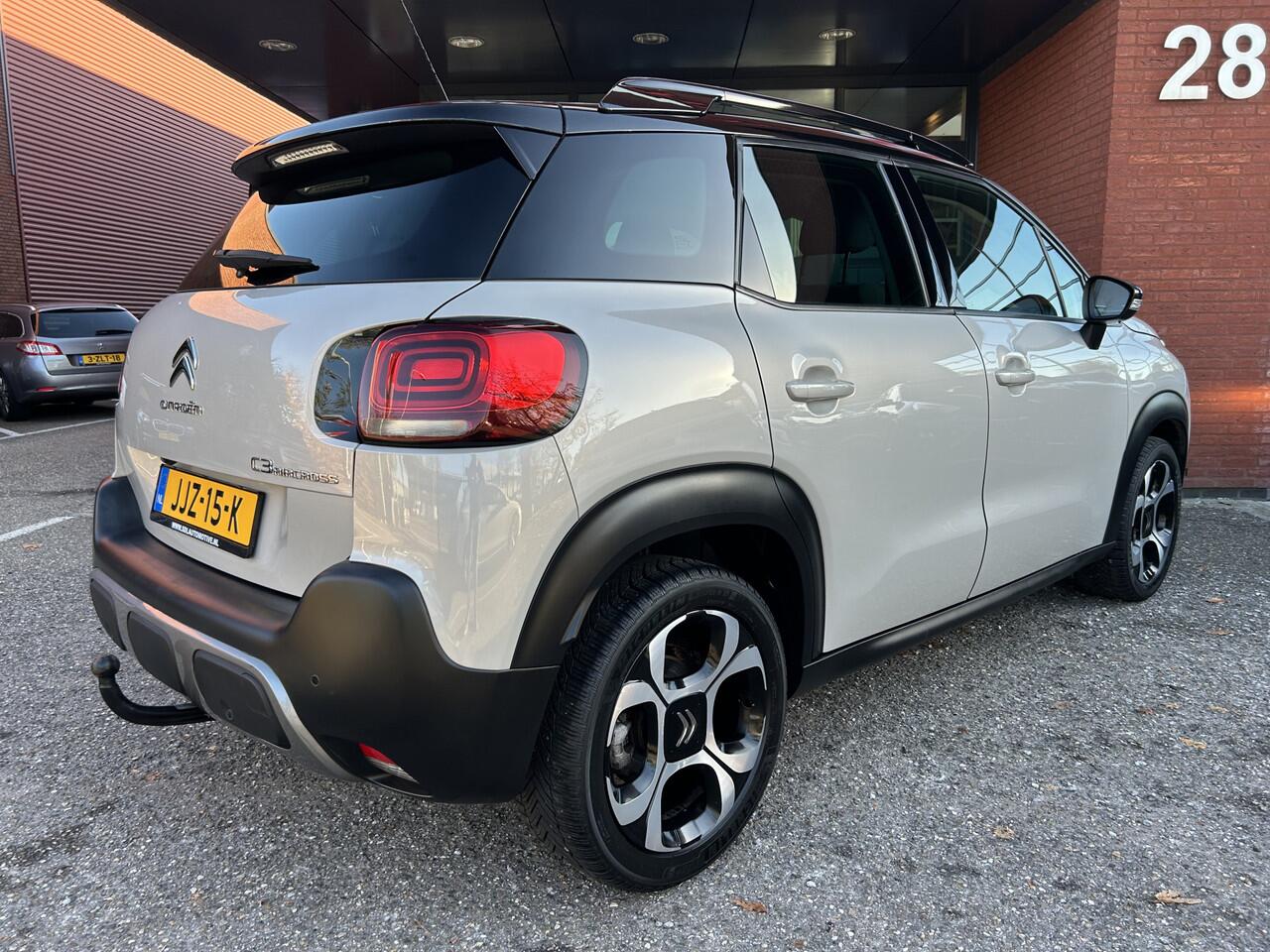 Citroen C3 Aircross 1.2 PureTech S&S Shine // TREKHAAK // NAVI // CLIMA // PDC // CRUISE // APPLE CARPLAY / ANDROID AUTO //