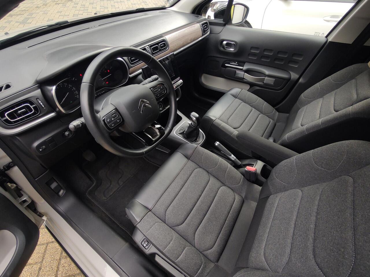 Citroen C3 1.2 PureTech Shine Nieuwe Distributie-Riem Exclusive Camera Navi-Carplay Luxe Bekleding Bi-tone Cruise-Control