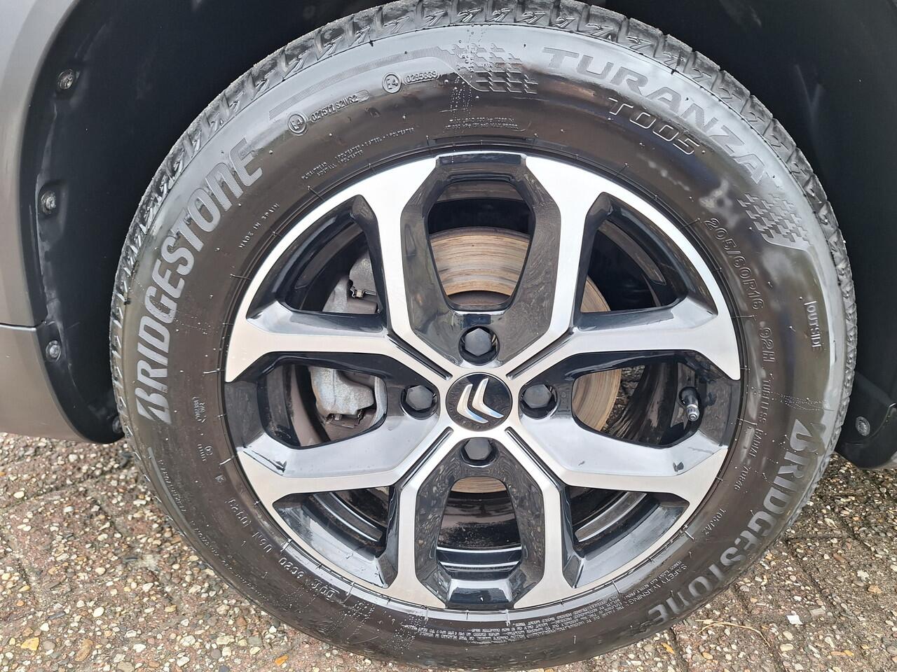 Citroen C3 Aircross 1.2 PureTech Shine 15X OP VOORRAAD