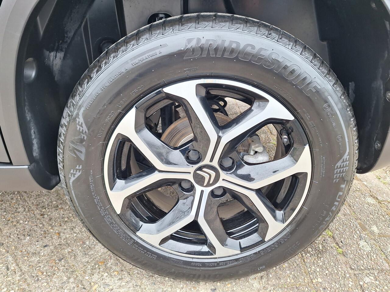 Citroen C3 Aircross 1.2 PureTech Shine /keyles/Parkeersensoren/clima/enz....