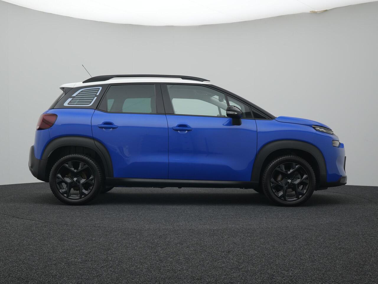 Citroen C3 Aircross 1.2 PureTech Shine Pack | Achteruitrijcamera | 17 inch lichtmetalen velgen | Donker getint glas achter | Keyless entry | UITVERKOOP!!!