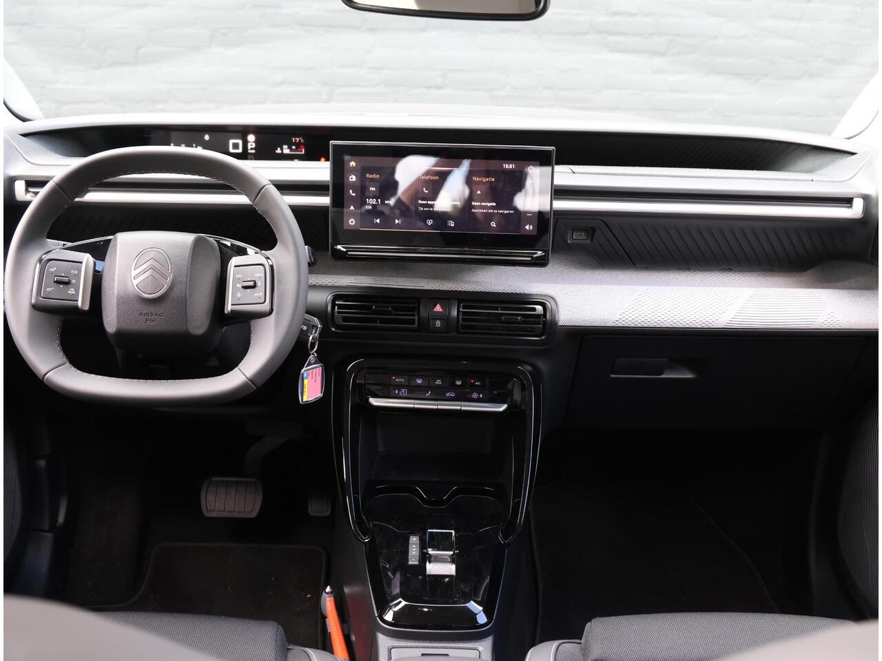 Citroen C3 Aircross 1.2 Hybrid 145PK Max | AppleCarPlay/AndroidAuto | Climate Control | Cruise Control | Camera | FULL LED | Navigatie | LMV | Parkeersensoren | Privacy Glass | Isofix | Two-Tone |