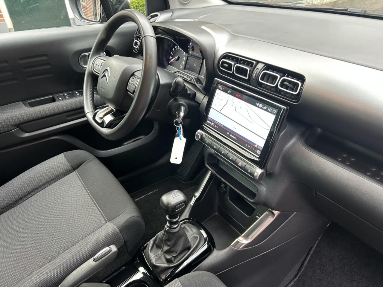 Citroen C3 Aircross 1.2 110pk Shine Navi, Carplay, LMV, Stoelverw.