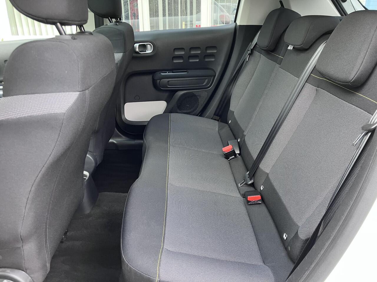 Citroen C3 1.2 PureTech S&S Shine Pano Navi-carplay Pdc